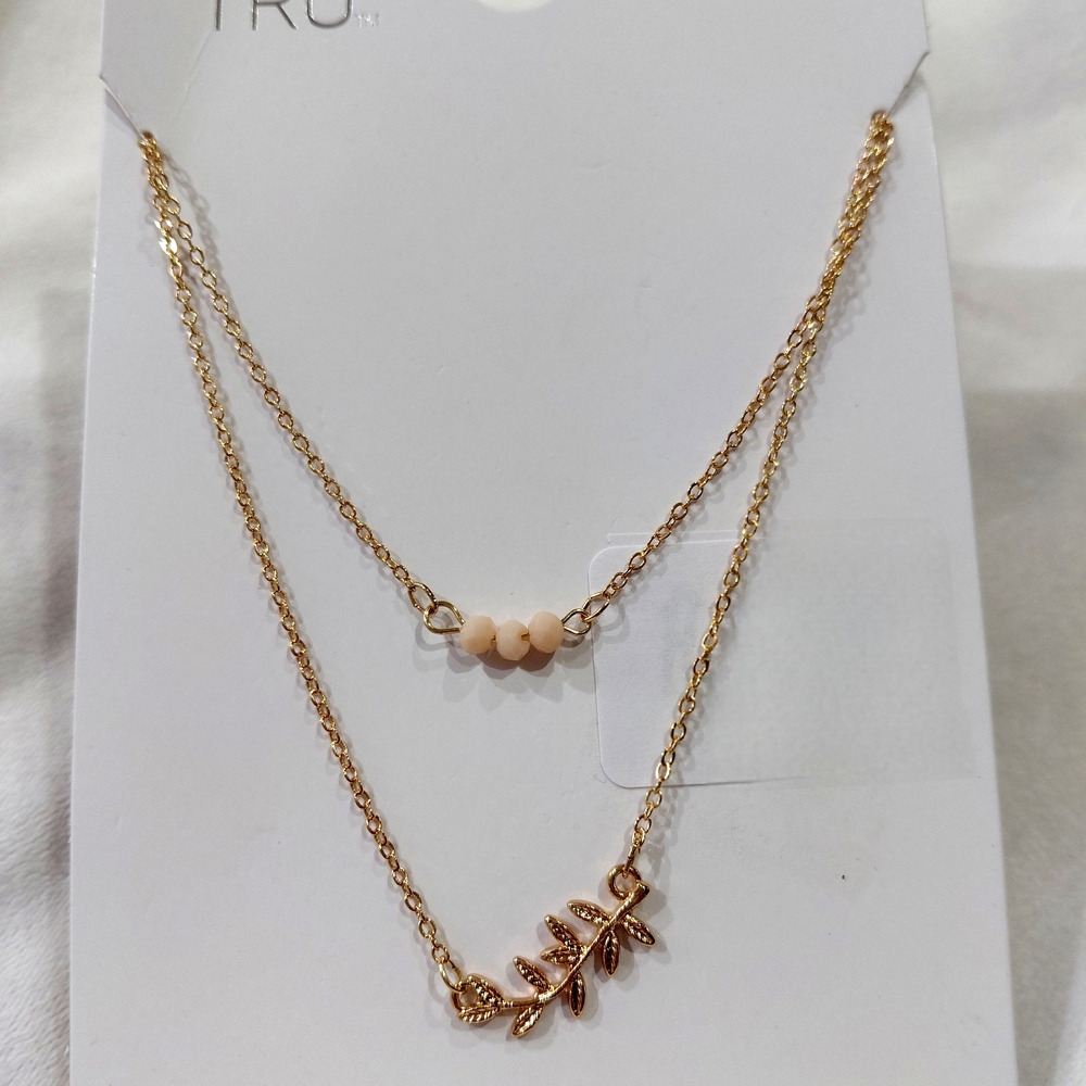 New Time and Tru Gold Leaf Pendant Necklace Set